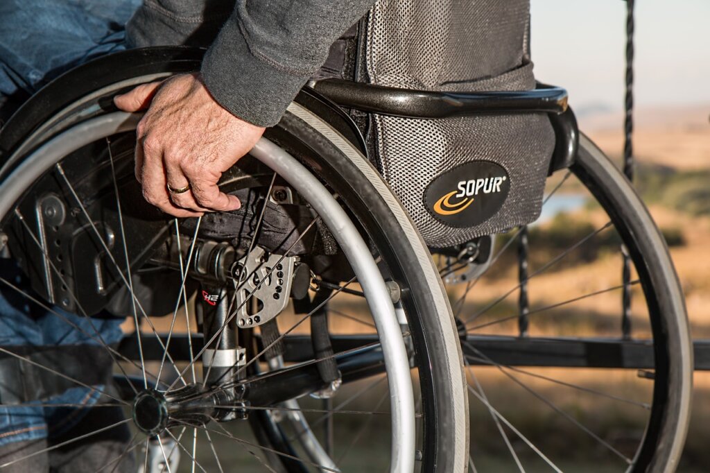 wheelchair disability injured 749985